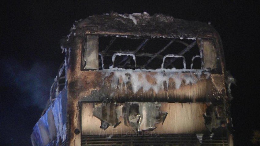 A 1 bei Euskirchen Reisebus komplett ausgebrannt P17.jpg